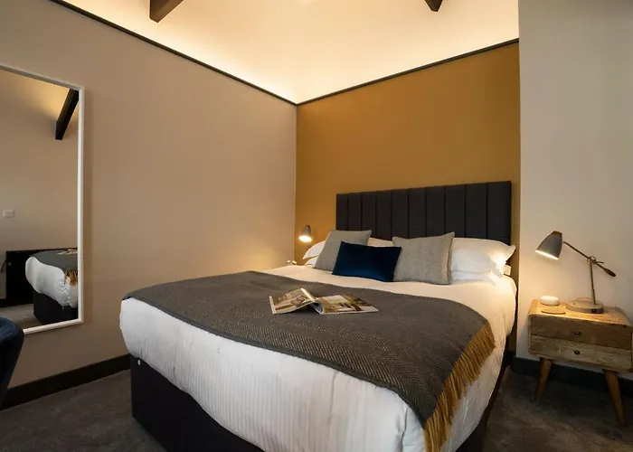 Spacious - Contemporary Home - Central Ambleside - Parking
